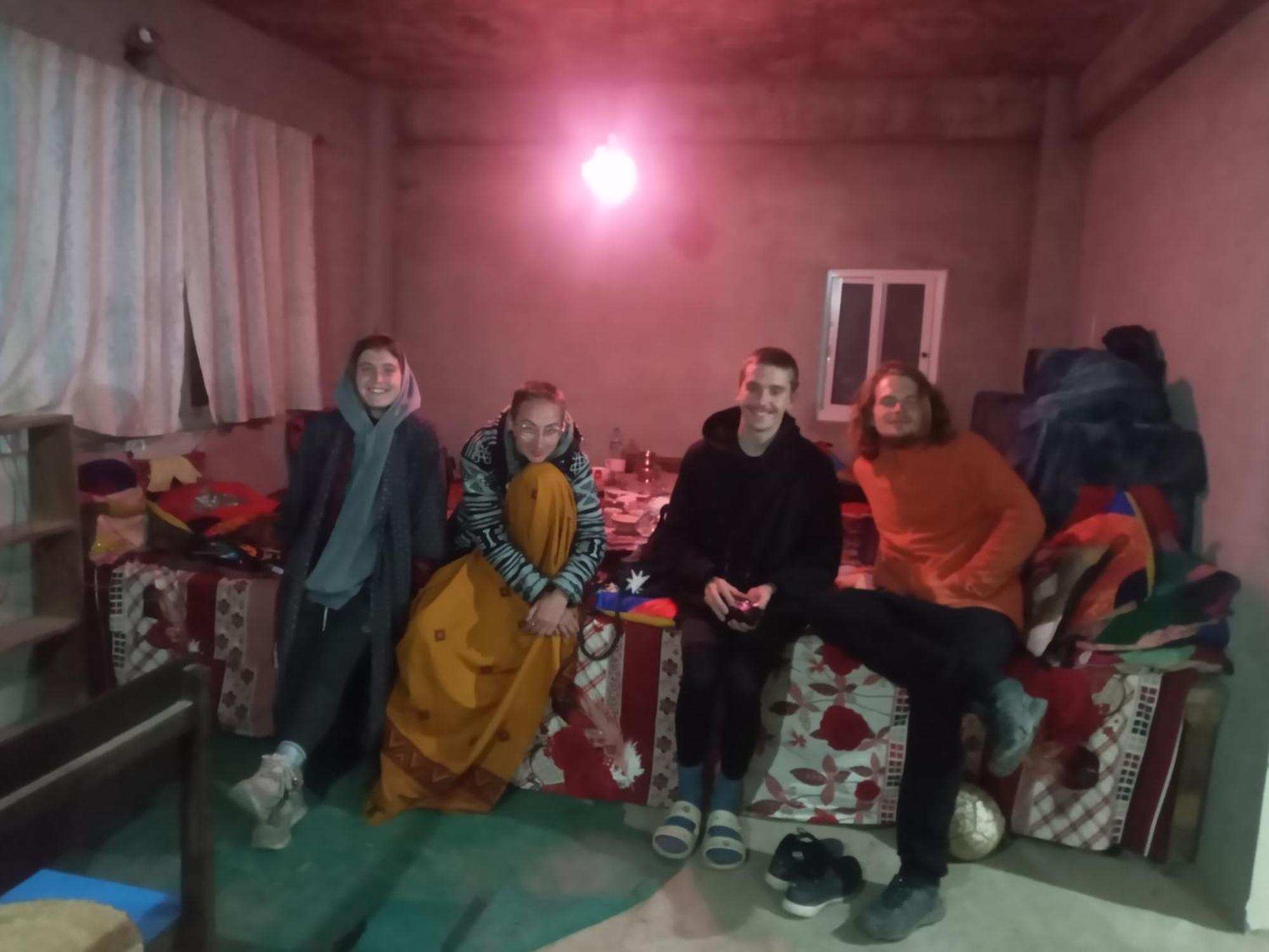 Unique Point Home Stay Нагаркот Екстериор снимка