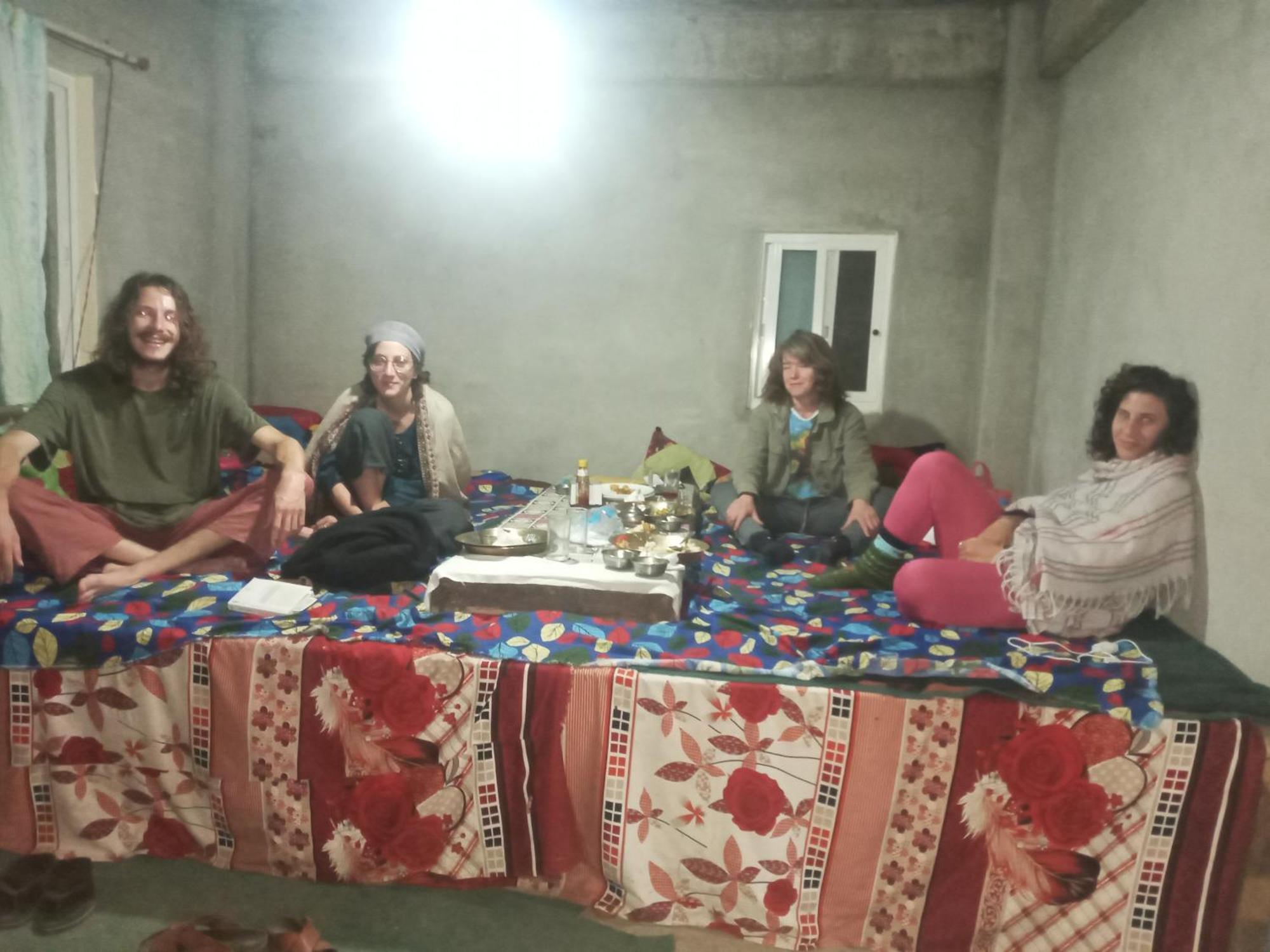 Unique Point Home Stay Нагаркот Екстериор снимка