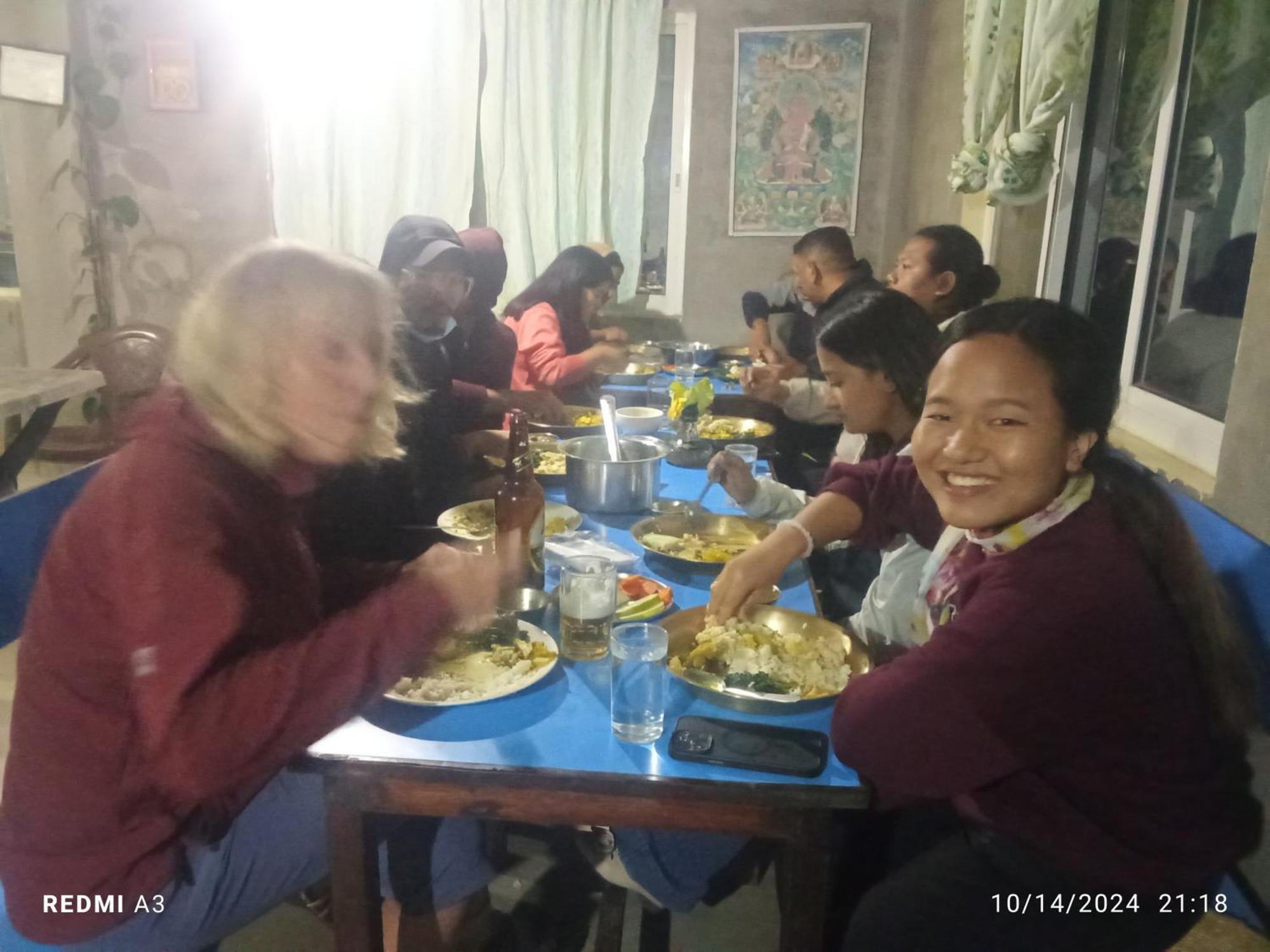 Unique Point Home Stay Нагаркот Екстериор снимка