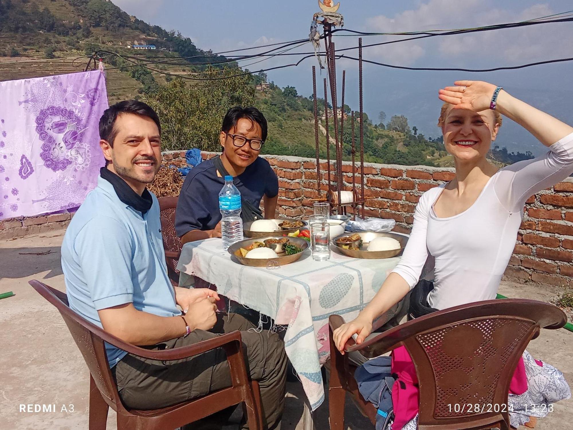 Unique Point Home Stay Нагаркот Екстериор снимка